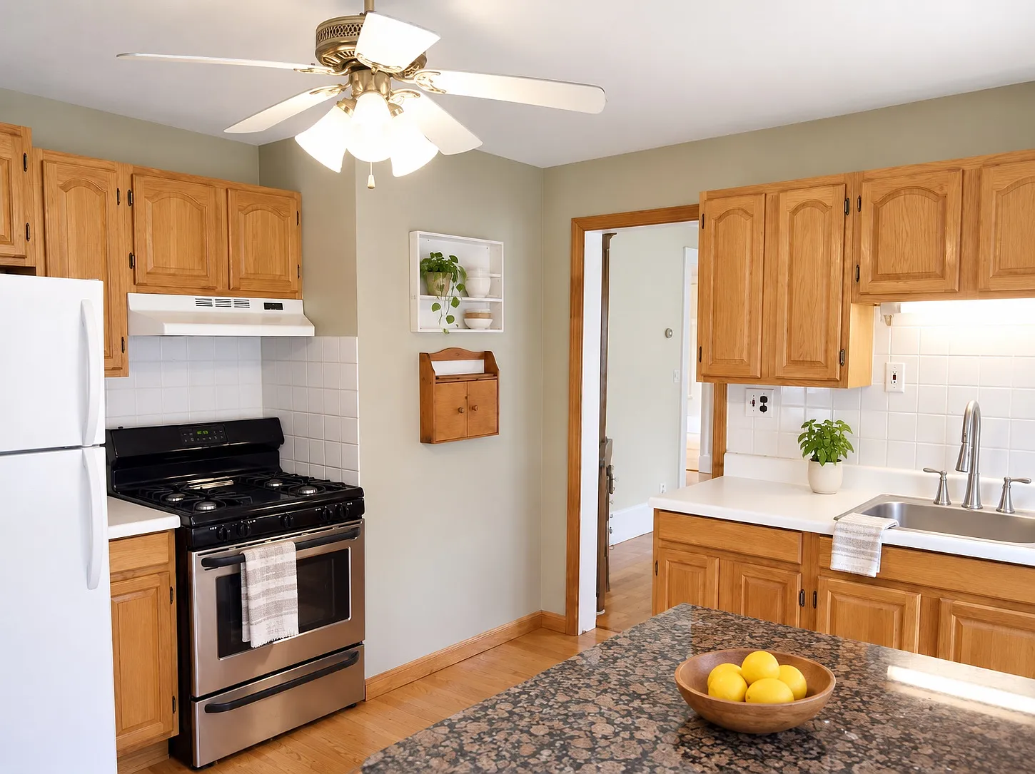 5 bed, $6,625 — Photo 2
