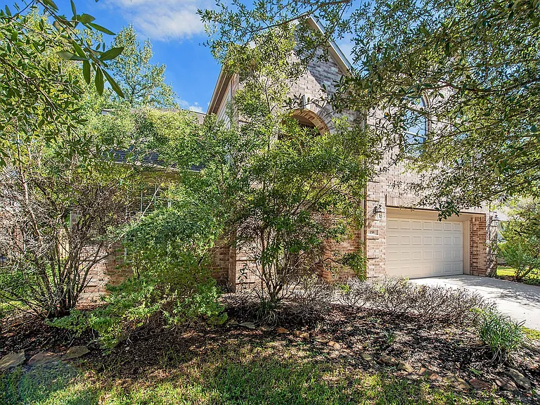 158 Rocky Point Dr — Photo 3
