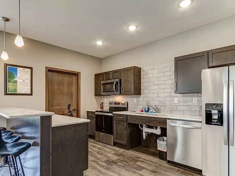 McEnroe Place Apartments — Photo 32