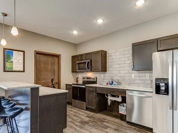 3750 Garden View Dr #214
