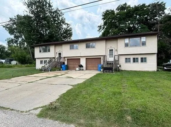 821 Island Ct, Baraboo, WI 53913