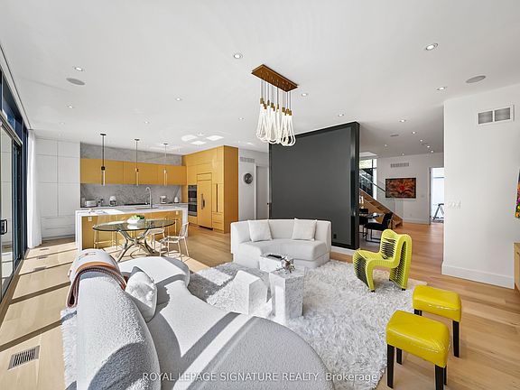 3rd image of 17 Nesbitt Dr