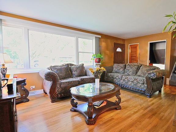 2nd image of 104 Pamela Dr