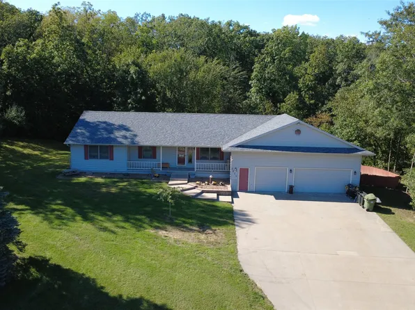 2614 W Larson St, Knoxville, IA 50138