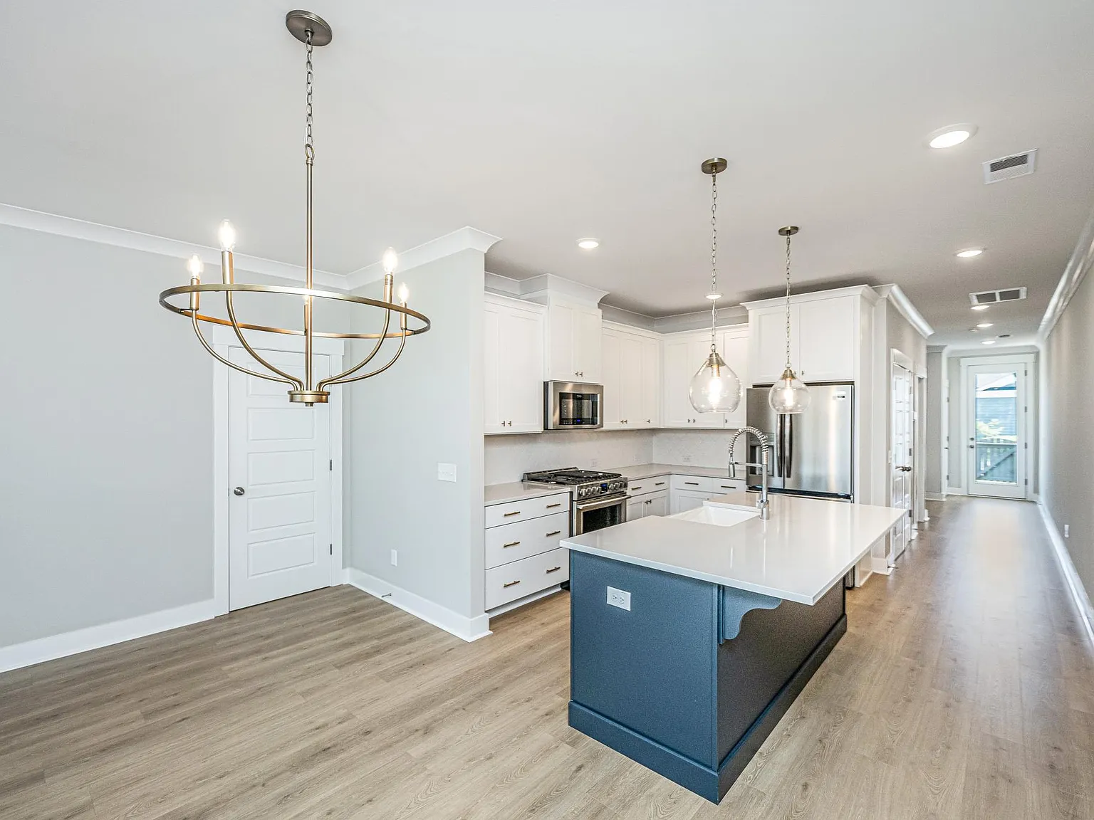 163 Pocket Bend Cir — Photo 2