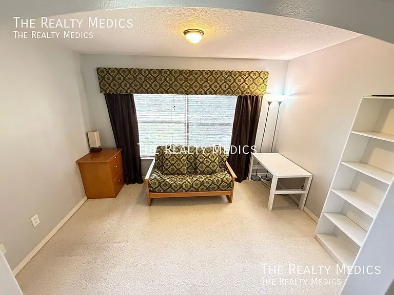 1565 The Oaks Blvd — Photo 36