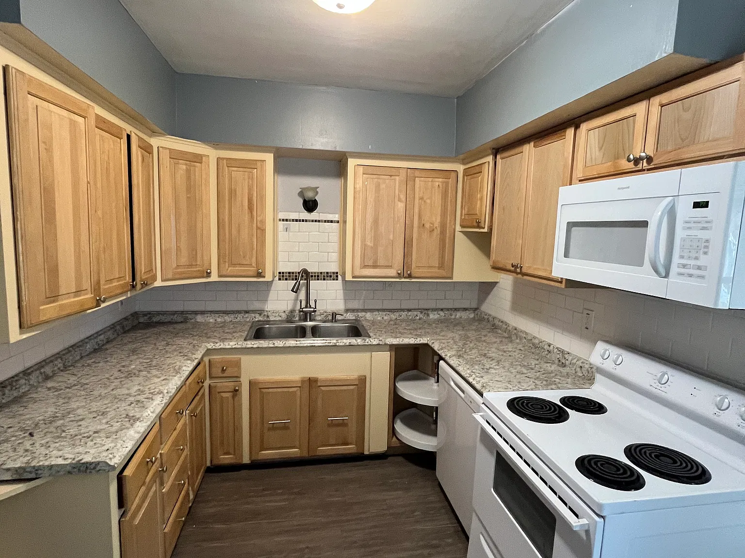 6 bed, $3,750 — Photo 2