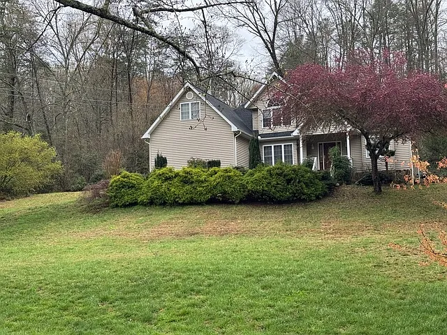 Zoomed of house from road. - 17 Hailey Brooke Ln