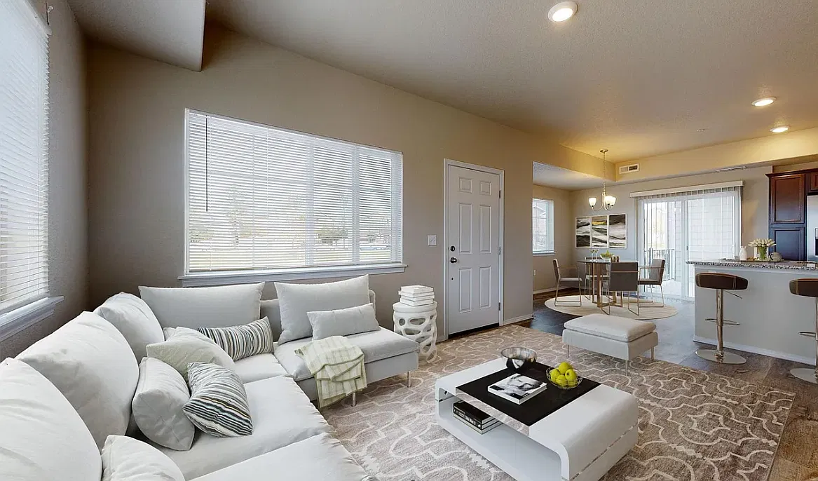 3 bed, 1253 sqft, $1,995 — Photo 2
