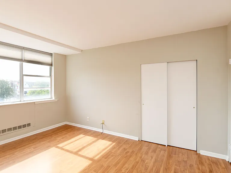 1620 E Broad St #402 — Photo 15