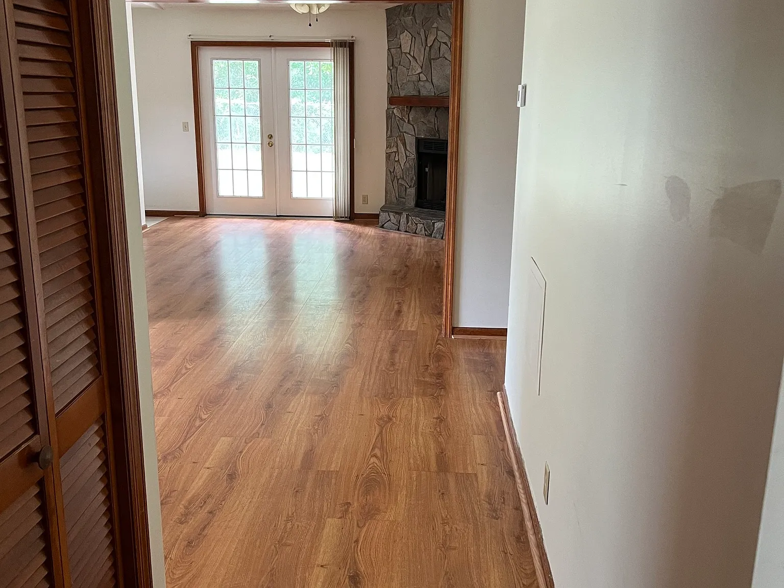 3 bed, 2.0 bath, 1363 sqft, $1,750 — Photo 2