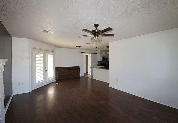 3rd image of 163 Villacrest Dr
