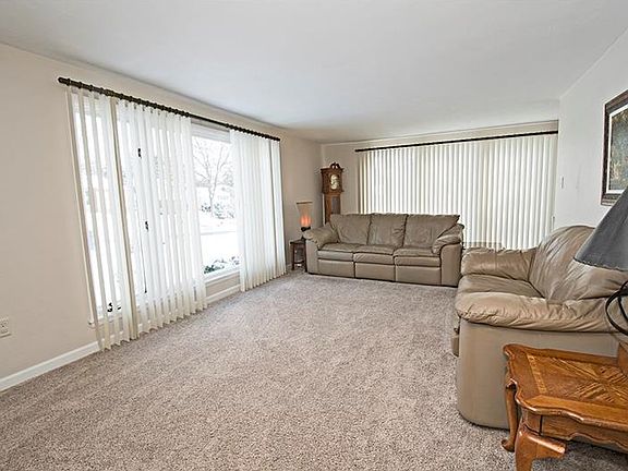 3rd image of 10021 Sheffield Dr