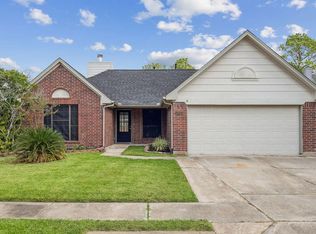 2942 Waterloo Rd, Pearland, TX 77581