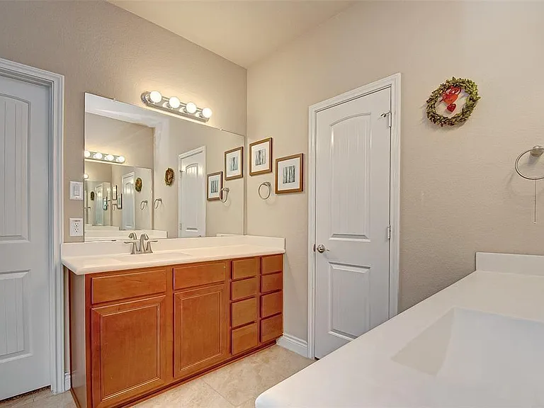 24510 Rossmore Hill Ct — Photo 21