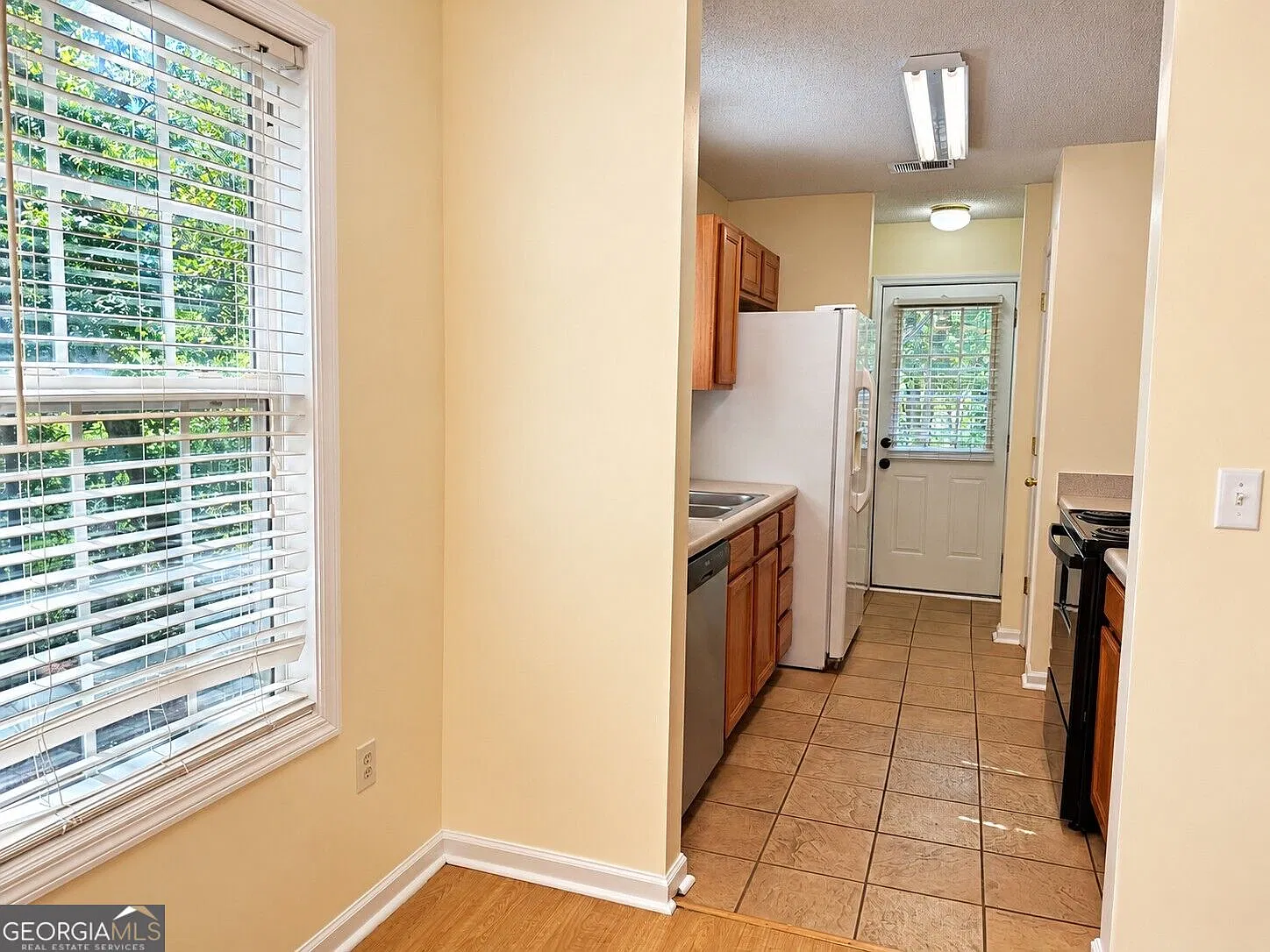 2 bed, 2.0 bath, 1176 sqft, $1,550 — Photo 4