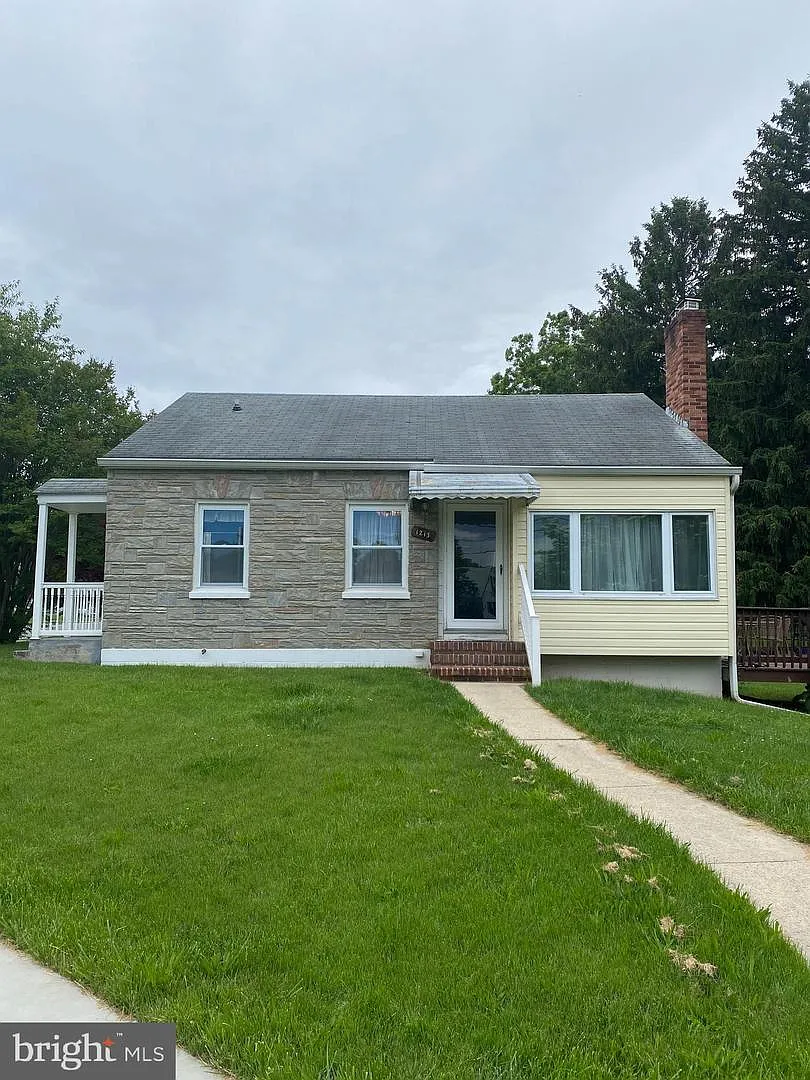 1213 Pinecrest Ave photo 1