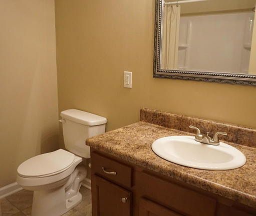 4th image of 1541 Glenwood Dr SE