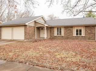 1516 Winding Bend Ln, Ballwin, MO 63021