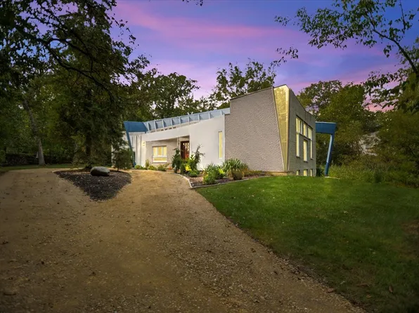 21846 N Hickory Hill Dr, Kildeer, IL 60047