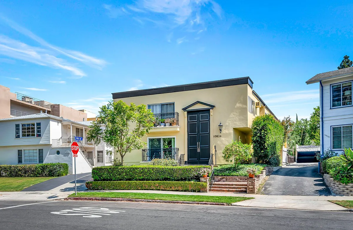 Building Photo - 10634 Holman Ave #3