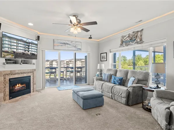 183 Upper Monarch Cove Dr #4C, Lake Ozark, MO 65049
