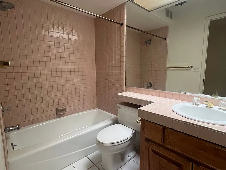 375 London Bridge Rd #4 — Photo 19