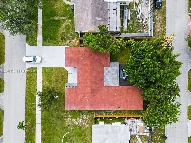 2819 Cleveland St — Photo 29