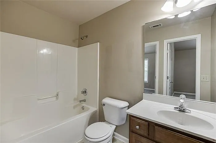 314 Oakland Hills Way — Photo 4