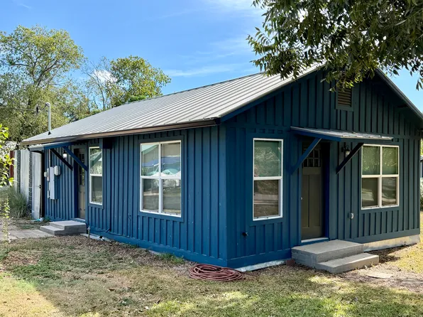 215 Wilson St, San Marcos, TX 78666