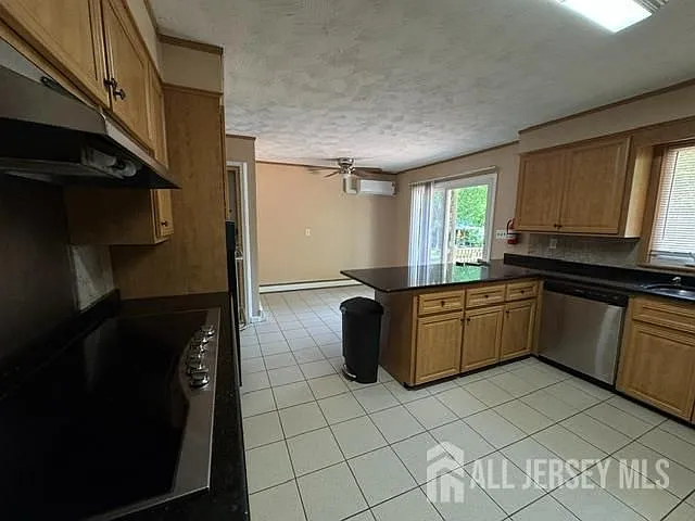 295 Pleasant Valley Rd — Photo 2