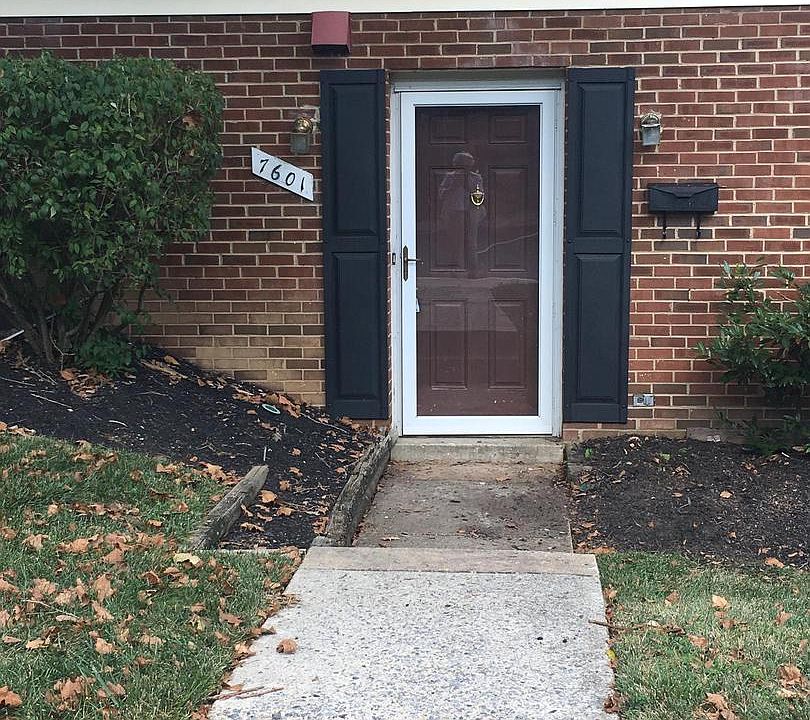 2nd image of 7601 N Arbory Way #127