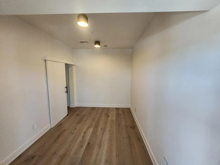 515 W Sprague Ave — Photo 8