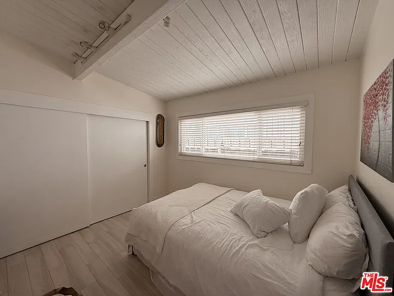 200 Larsson St — Photo 23