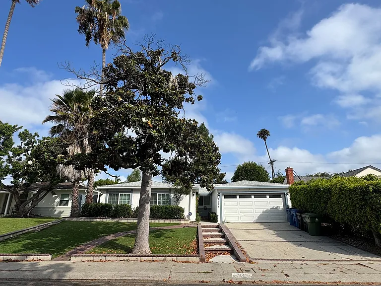 7925 Reading Ave — Photo 1
