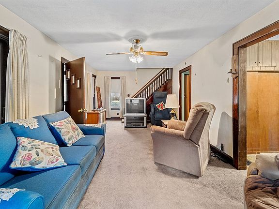 3rd image of 3 Bevier Ct