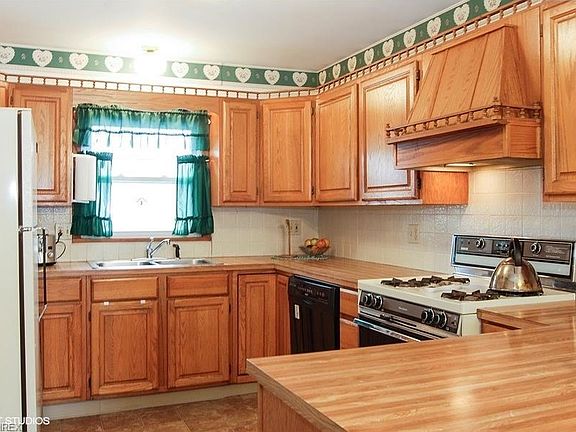 Gas stove with dishwasher!