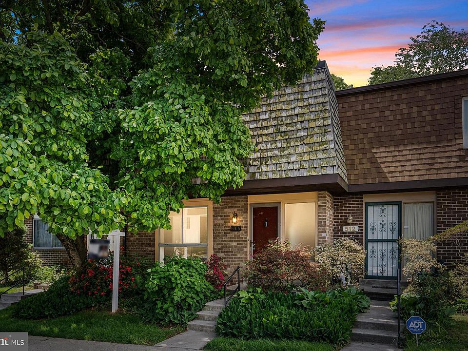 1st image of 514 W Deer Park Rd #18-F