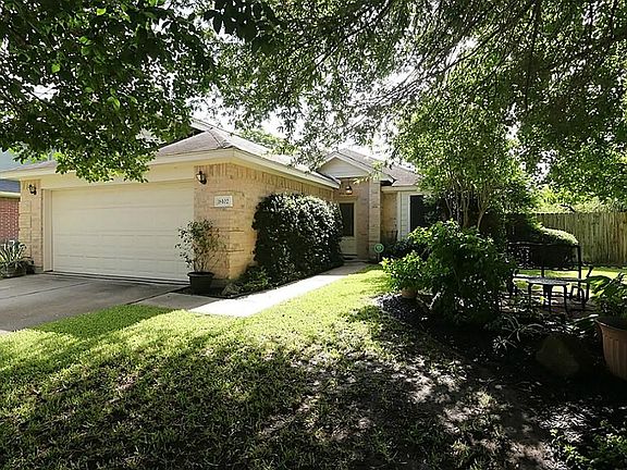 3rd image of 18102 Eganville Cir