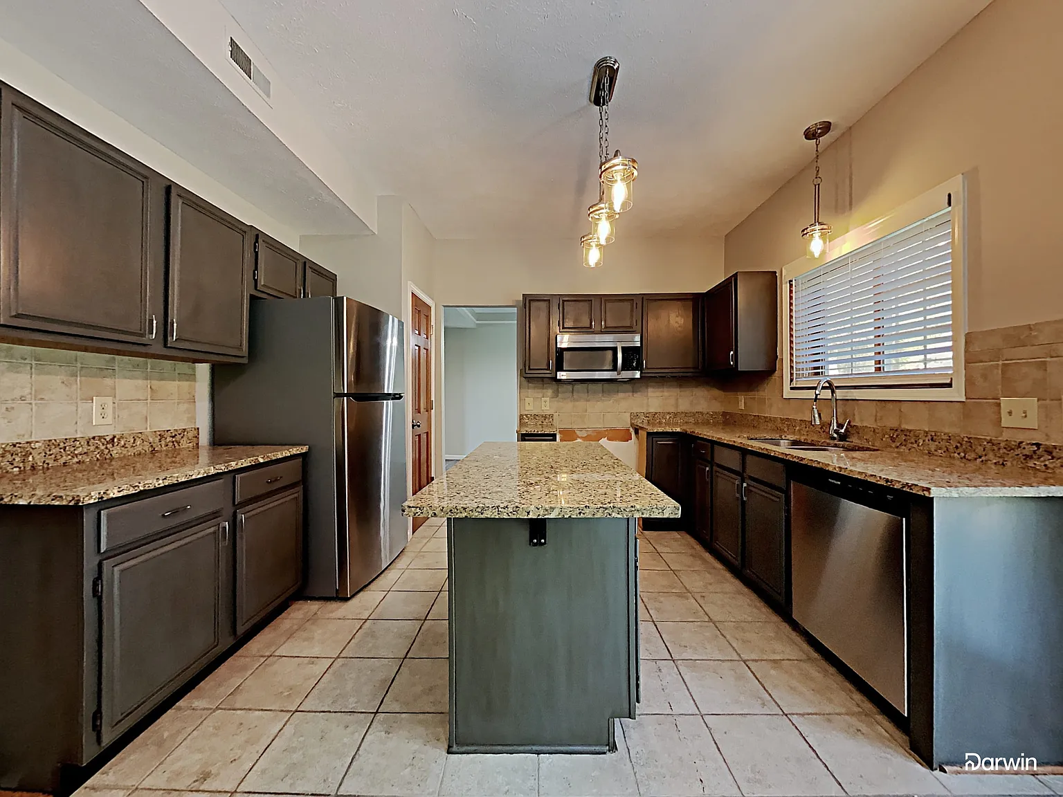 4 bed, 2.5 bath, 2057 sqft, $2,365 — Photo 2