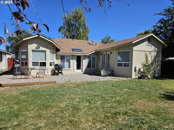 823 E St, Baker City, OR 97814