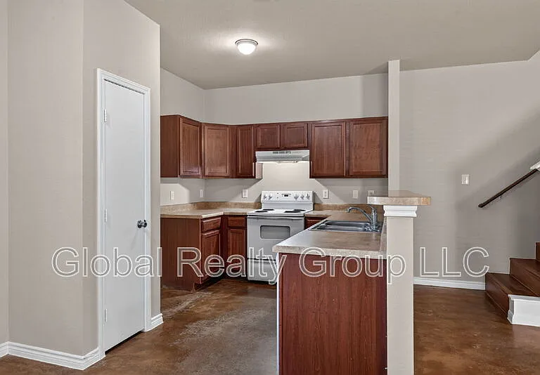 7802 Kingsbury Way #4 — Photo 9