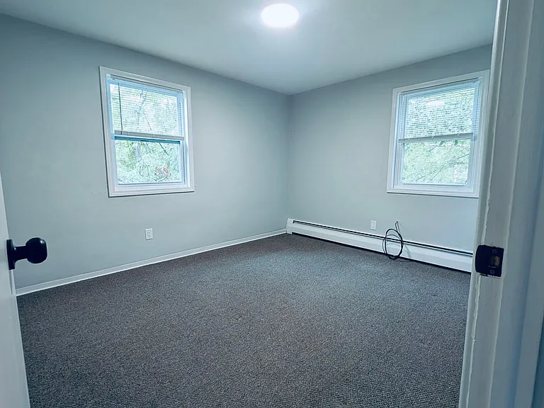 371 Indian Church Rd #4 — Photo 3