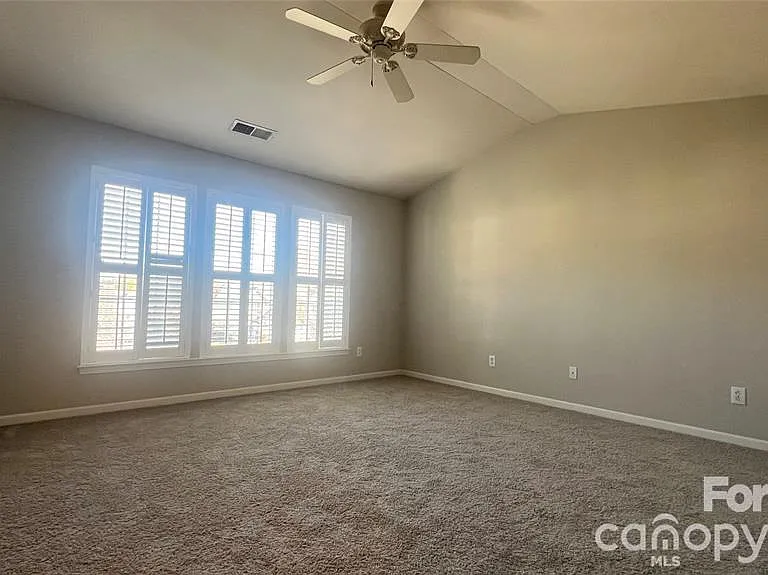 10232 Garmoyle St — Photo 7