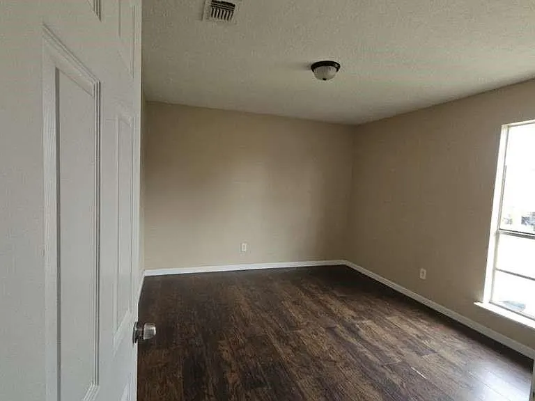 8715 Valley Ledge Dr — Photo 11