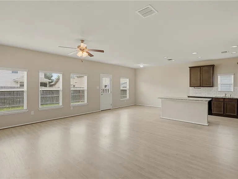 140 Fabarm Ln — Photo 7