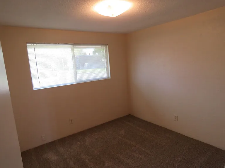 1010 Satre St — Photo 8