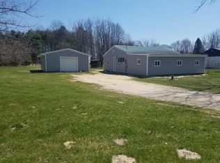 15056 Meddler Ave NE, Gowen, MI 49326