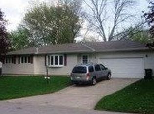 109 Prospect Cir, Waterloo, IA 50701