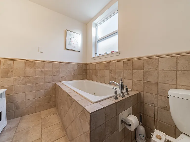 1327 S 9th St — Photo 24